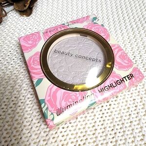 Beauty Concepts illuminating Highlighter NEW!!
